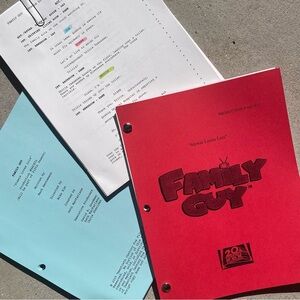 Family Guy SET 2005 Stewie Loves Lois Ep Production Used Scripts Table Record